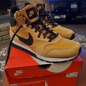 Nike MD Runner 2 Mid